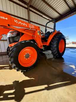 Kubota M5660 Utility Tractor for Sale